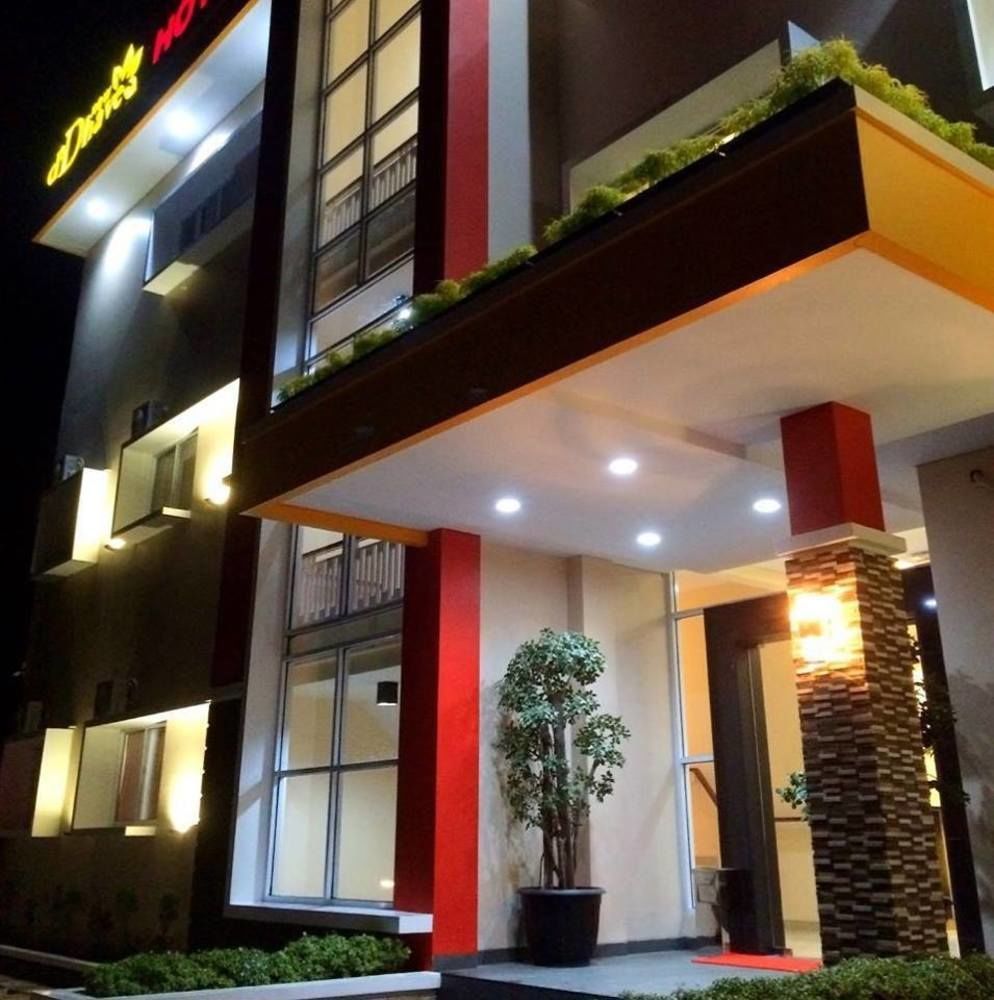 New D'Dhave Hotel Padang  Exteriör bild